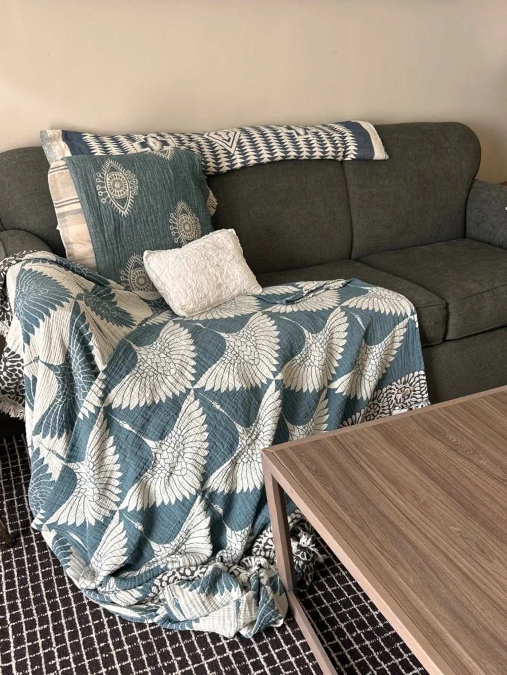 Modern Luxury Throw Feathers Flocked Woven Jacquard Cotton 55 x 77 Teal